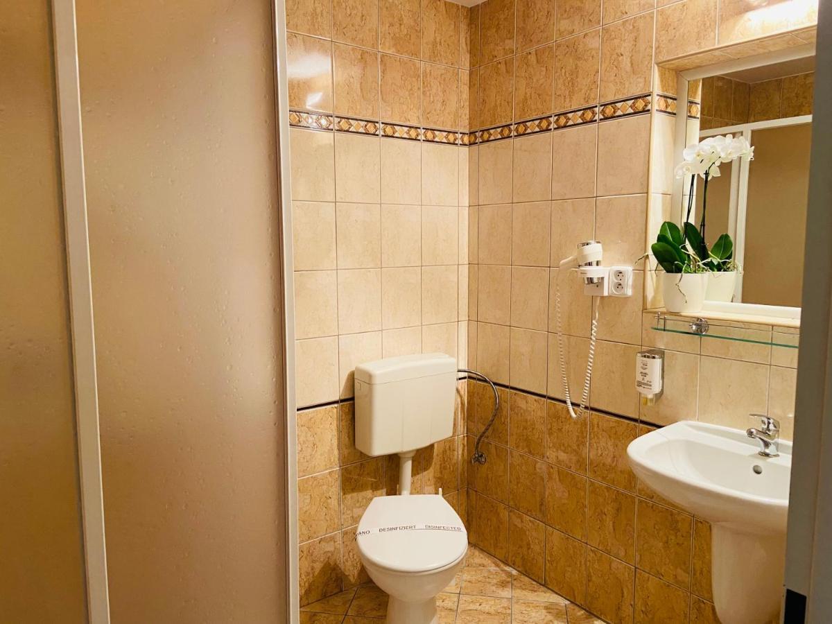 Garni Hotel Pyramida Cheb Ngoại thất bức ảnh